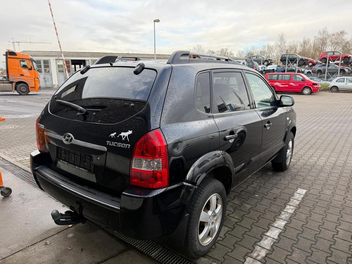 Hyundai Tucson JM original Heckklappe ohne Scheibe EB Ebony Black Rohbau BJ06